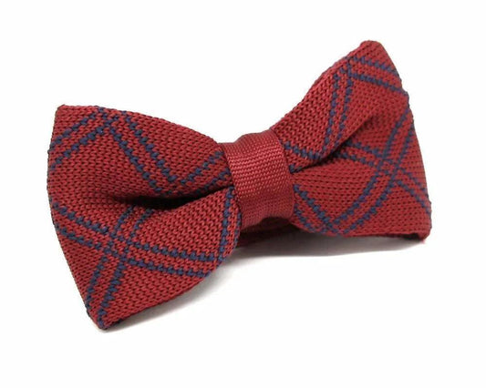 Pajarita de punto granate con cuadros azulados, diseño original y hecho a mano en España