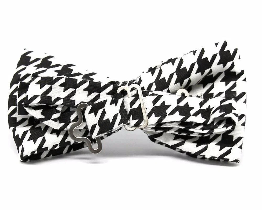Pajarita ajustable con estampado pata de gallo blanco y negro, diseño original y hecho a mano en España