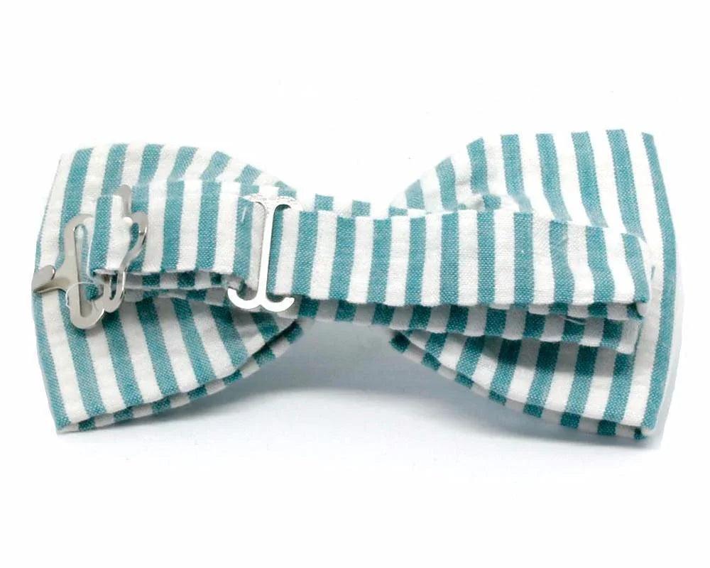 Pajarita blanca con rayas verdes hechas a mano, ajustable con hebilla metálica