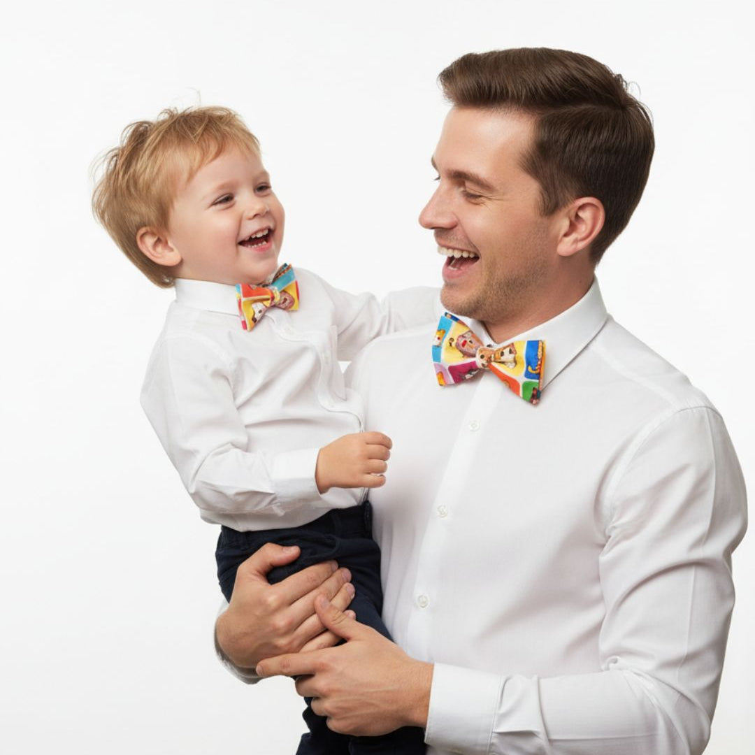 Padre e hijo con pajarita multicolor gatos