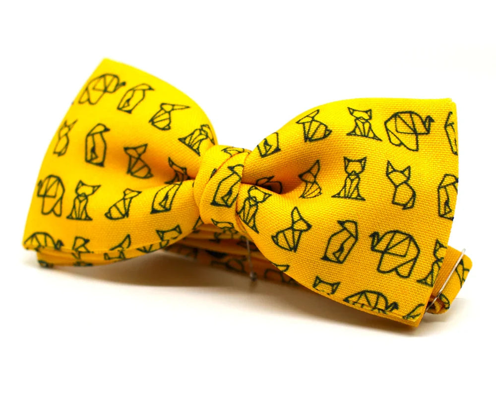 Pajarita mostaza con estampado origami de animales, diseño original y hecho a mano