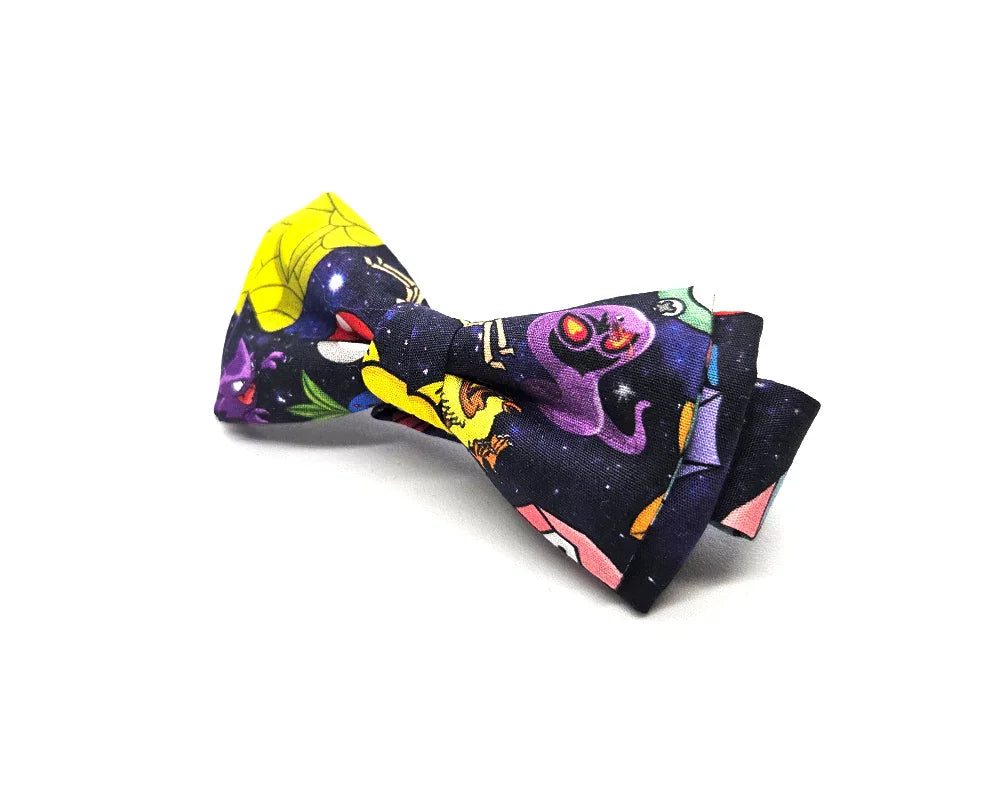 Pajarita de fondo negro con pokemon para niño